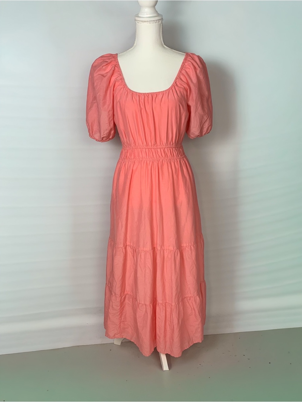 Vineyard Vines Cayman Tiered Midi Dress Women M Coral Pink Ruffled Puff Sleeves